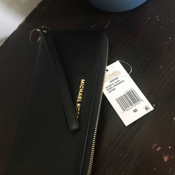 Michael Kors wallet - Picture 7 of 9